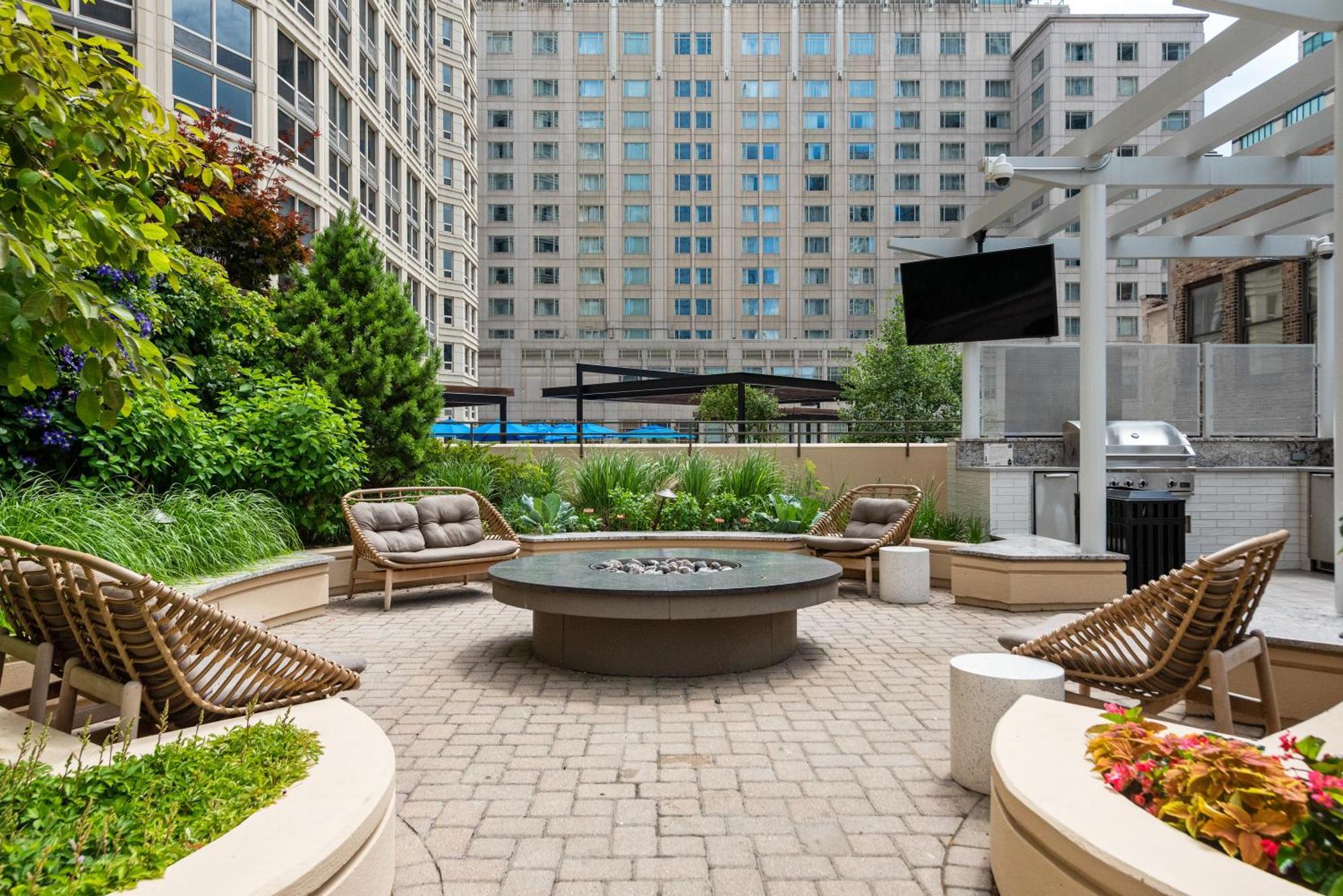 The Bernardin Gold Coast Luxury Apartments Near Magnificent Mile シカゴ エクステリア 写真